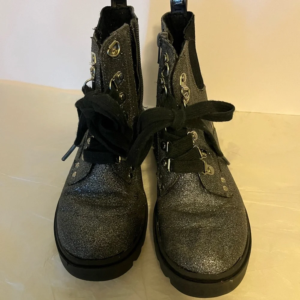JUSTICE YOUTH SIZE‎ 1 GIRLS SLIVER GLITTER LACE UP ZIP ANKLE BOOT